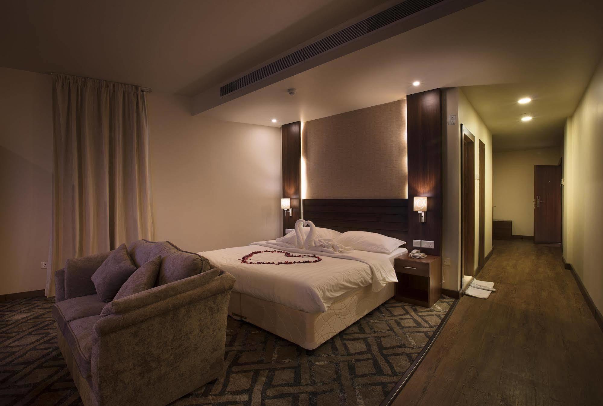 אל הופוף Lily Hotel Suite Mubarraz מראה חיצוני תמונה